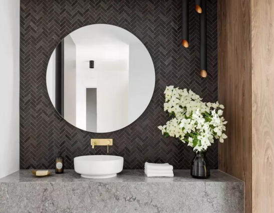What Makes an LED Mirror “Hospitality Grade”?